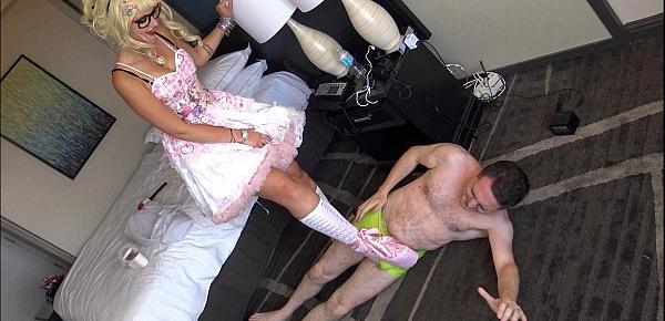  Ballbusting Princess Almighty destroys the testicles of Andrea Diprè